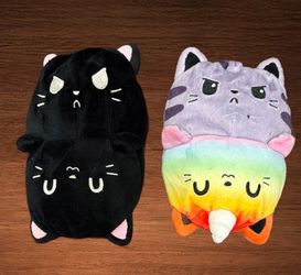 TEETURTLE REVERSIBLE CAT PLUSHIE.3”