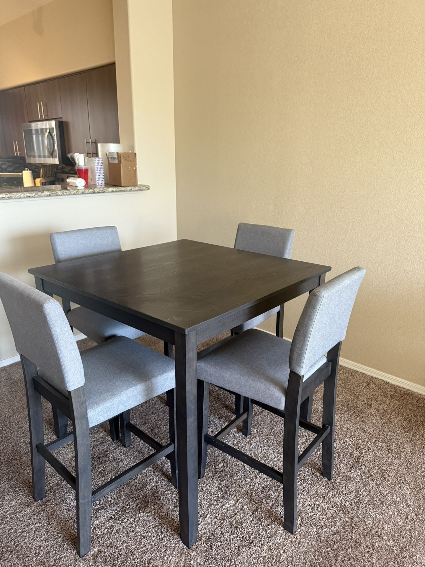Kitchen table square with four chairs