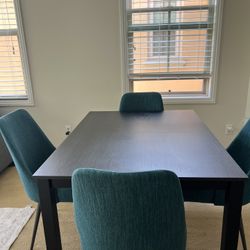 Dining Table And Chairs 