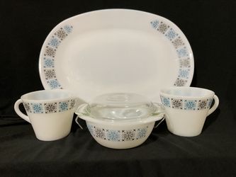 Vintage Pyrex JAJ Chelsea Shaped Plate 2 Coffee Cups And Pixie Casserole Bowl With Lid