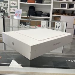 13” MacBook Air M4 | 16gb | 256gb