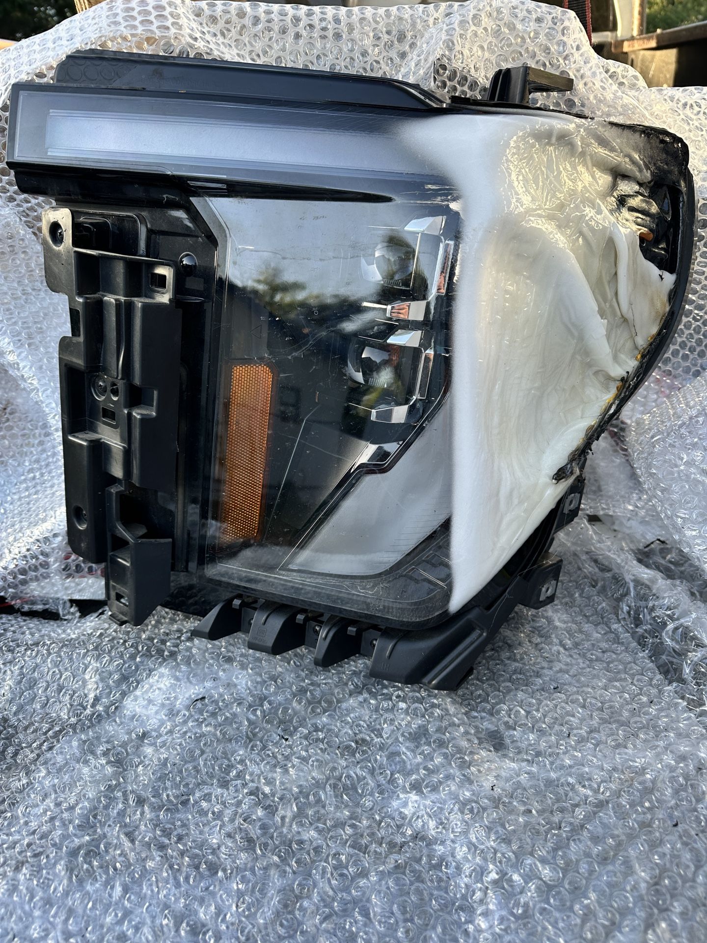 GMC 2500 Headlight