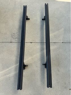 Thule 60” AeroBlade Cross Bars with 8” feet