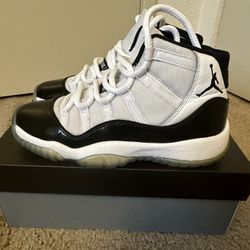 Air Jordan Retro 11 Women’s Size 4.5y