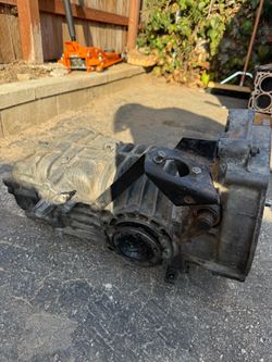 4 Speed Manual Volkswagen Vanagon Transmission - needs rebuild