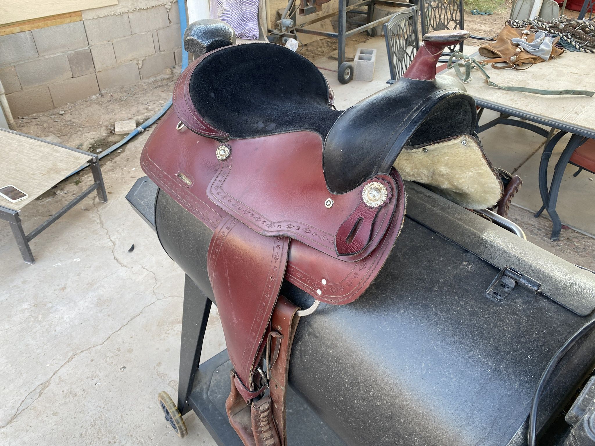 Western saddle