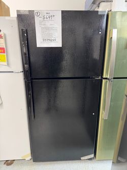 GE Black 19 cu.ft top freezer refrigerator