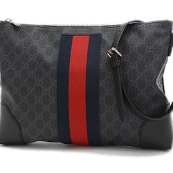 Gucci clutch 