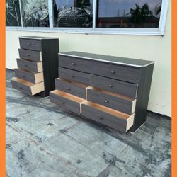Dresser/ Eight and five drawers dresser