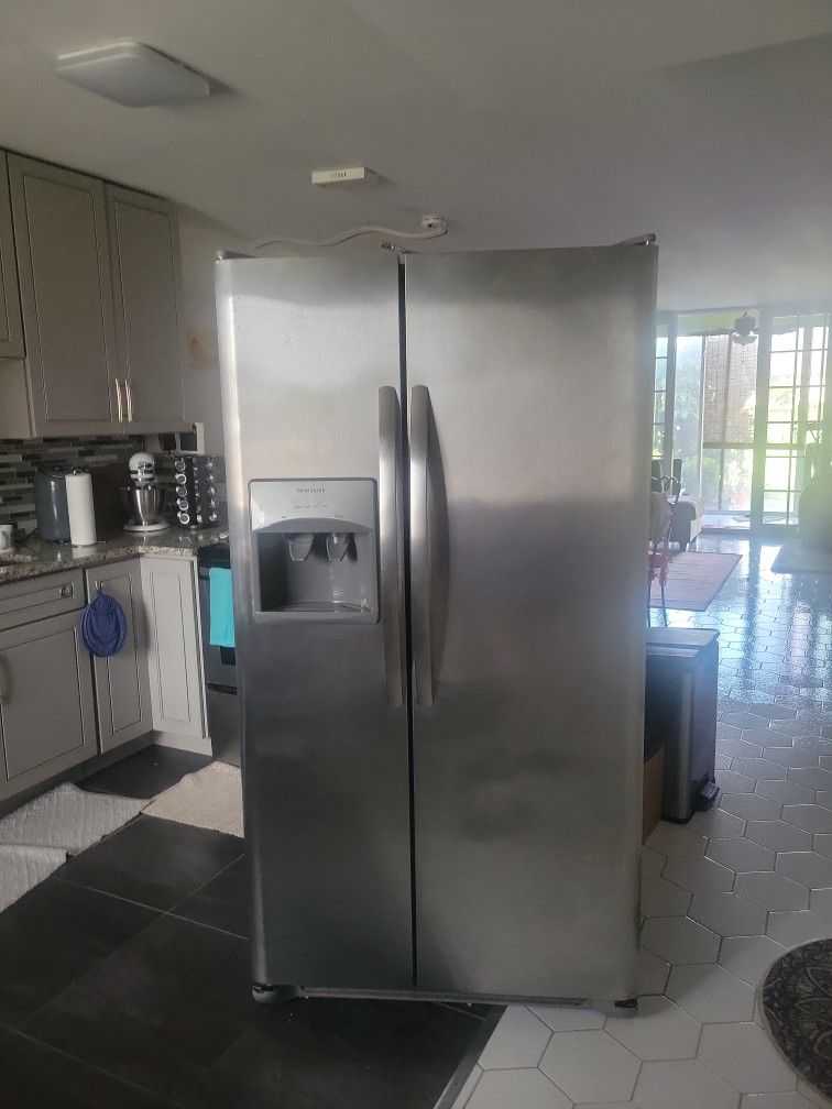 Frigidaire Refrigerator
