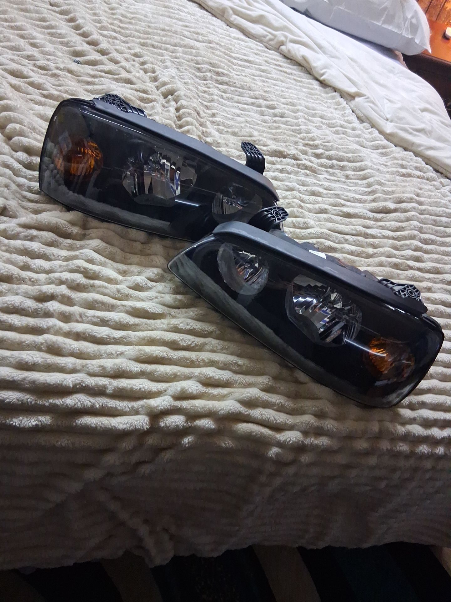 2004 - 2006 HYUNDAI ELANTRA LEFT DRIVER SIDE HEADLIGHT ASSEMBLY