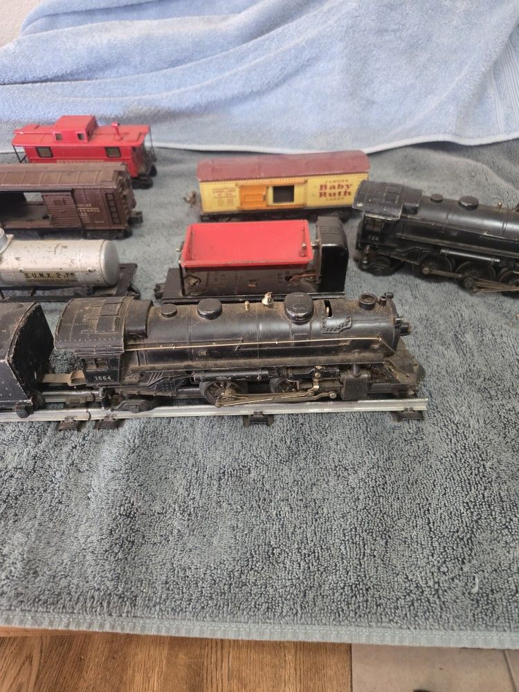 2 Lionel "O" Gauge Trainsets(1 Pre-war & 1 Post-war0