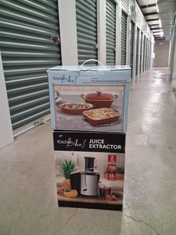 Juice extractor@ 4 piece pocelain enamel glaze baking set.