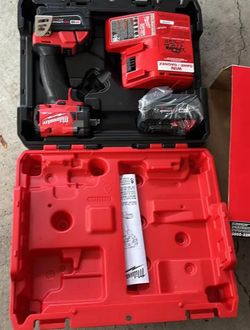 Milwaukee M18 FUEL Drill Driver Kit
