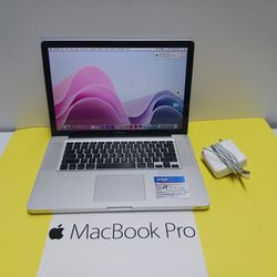 i7 Super MacBook Pro 15inch With New Charger +Excellent Battery +Extras 