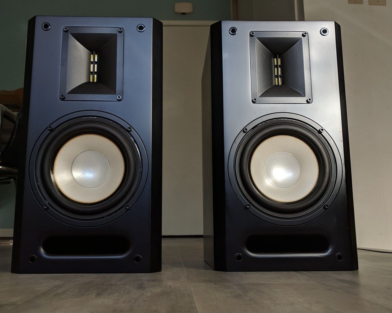 HTD Level Three Bookshelf speakers