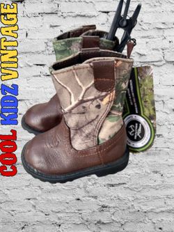 Cowboy Boots (2C)
