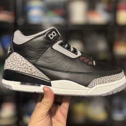 DS Jordan 3 “Black cement” Size 8