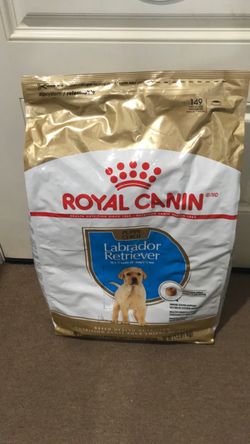 Royal Canin Labrador Retriever Puppy Food 30lb