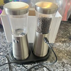 Salt And Pepper Electric Grinder Set Saleros