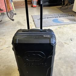 Echo Unltd Hard Rolling Suitcase
