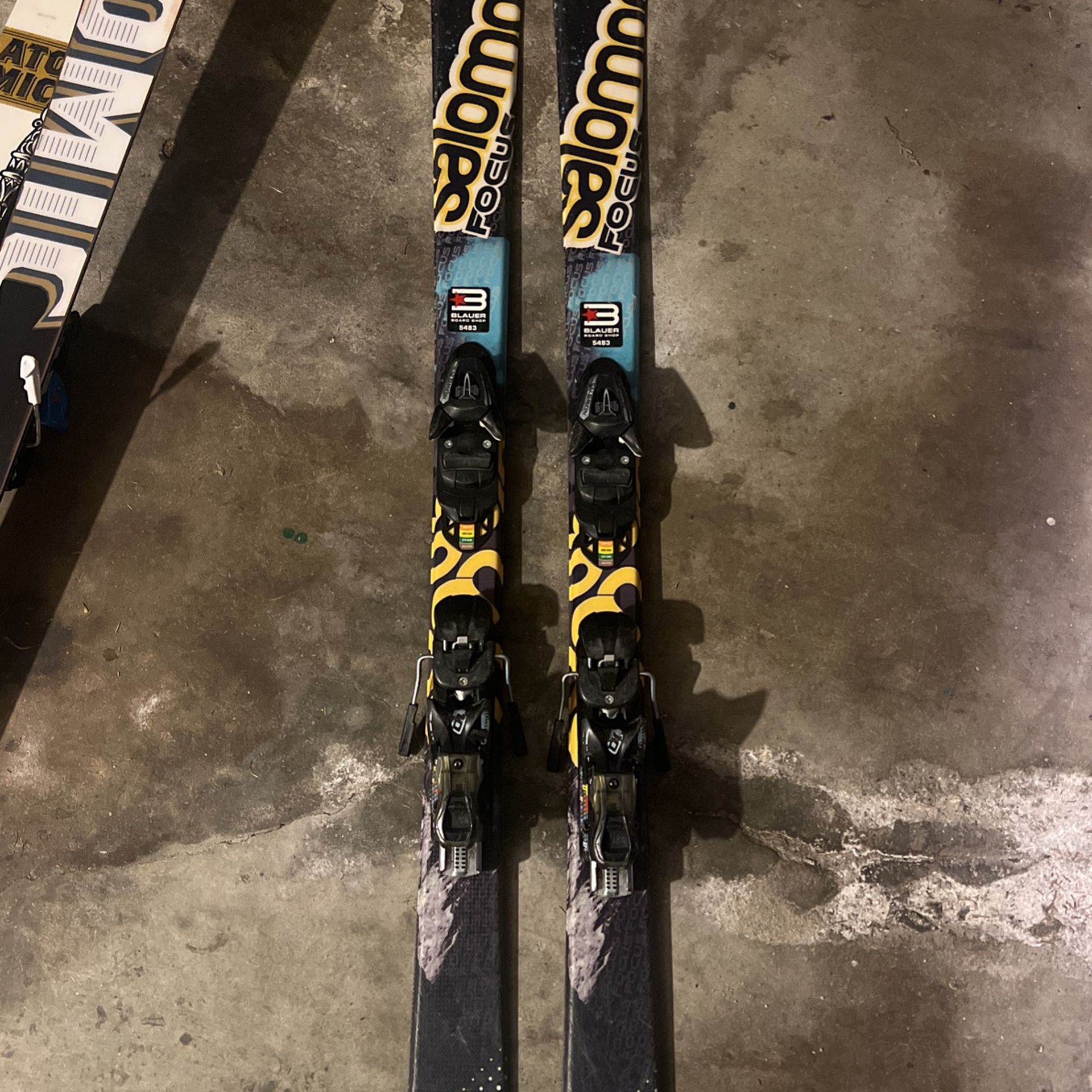 SALOMON X-WING FOCUS SKIS (Used - Great Condition)