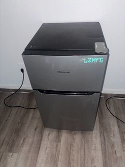 Hisense Mini Fridge with Freezer