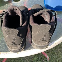 Jordan’s 4 black cats