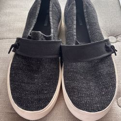 BlueView Pacific Slip-On Size 10.5 M Knit Sneakers with White Blue Soles