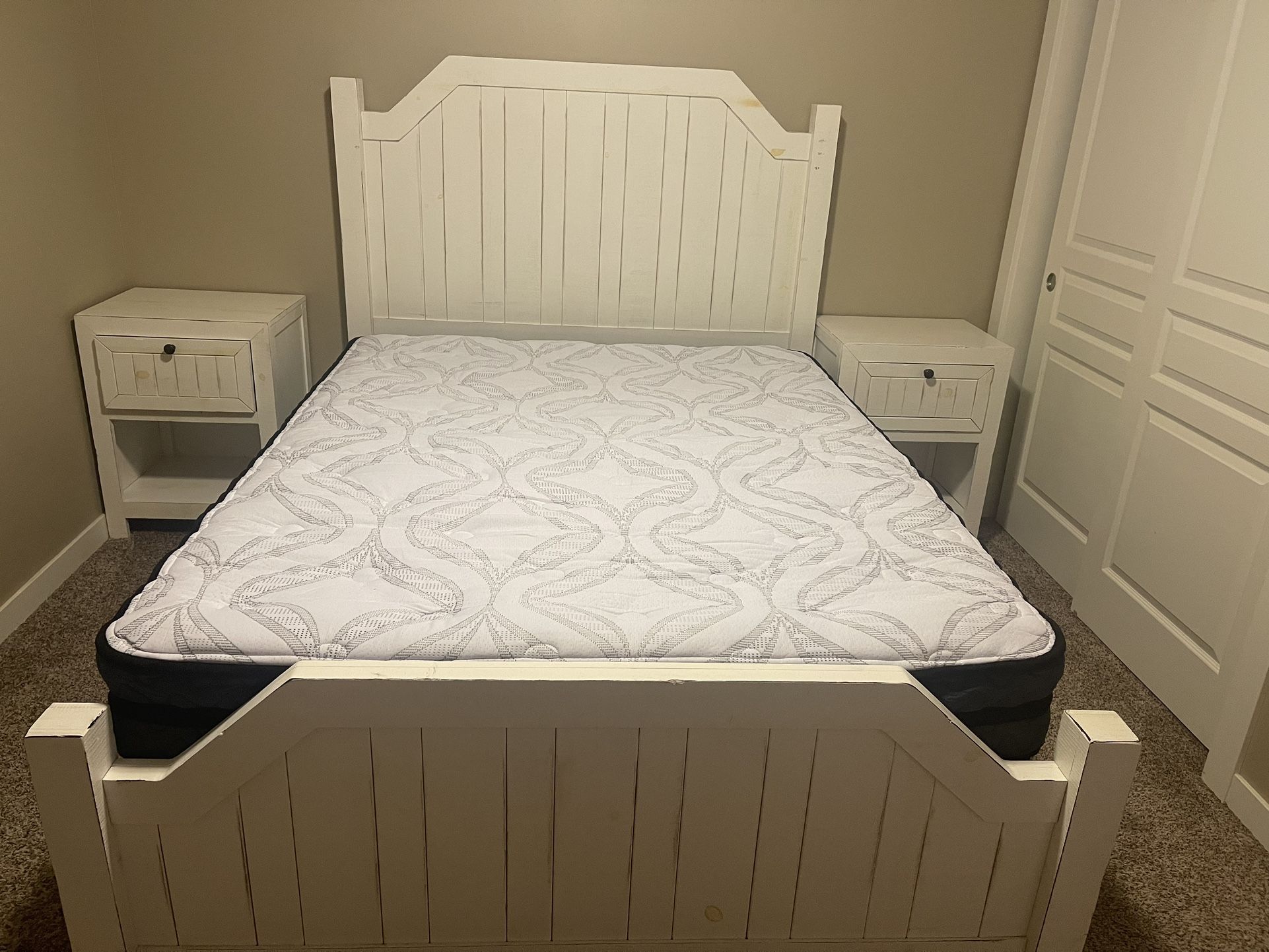 White Queen Size Bedroom Set 