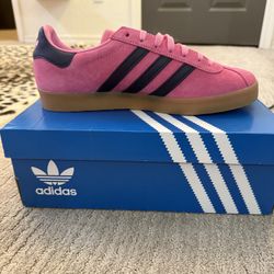 Adidas Men’s Bliss pink and navy blue gazelle 