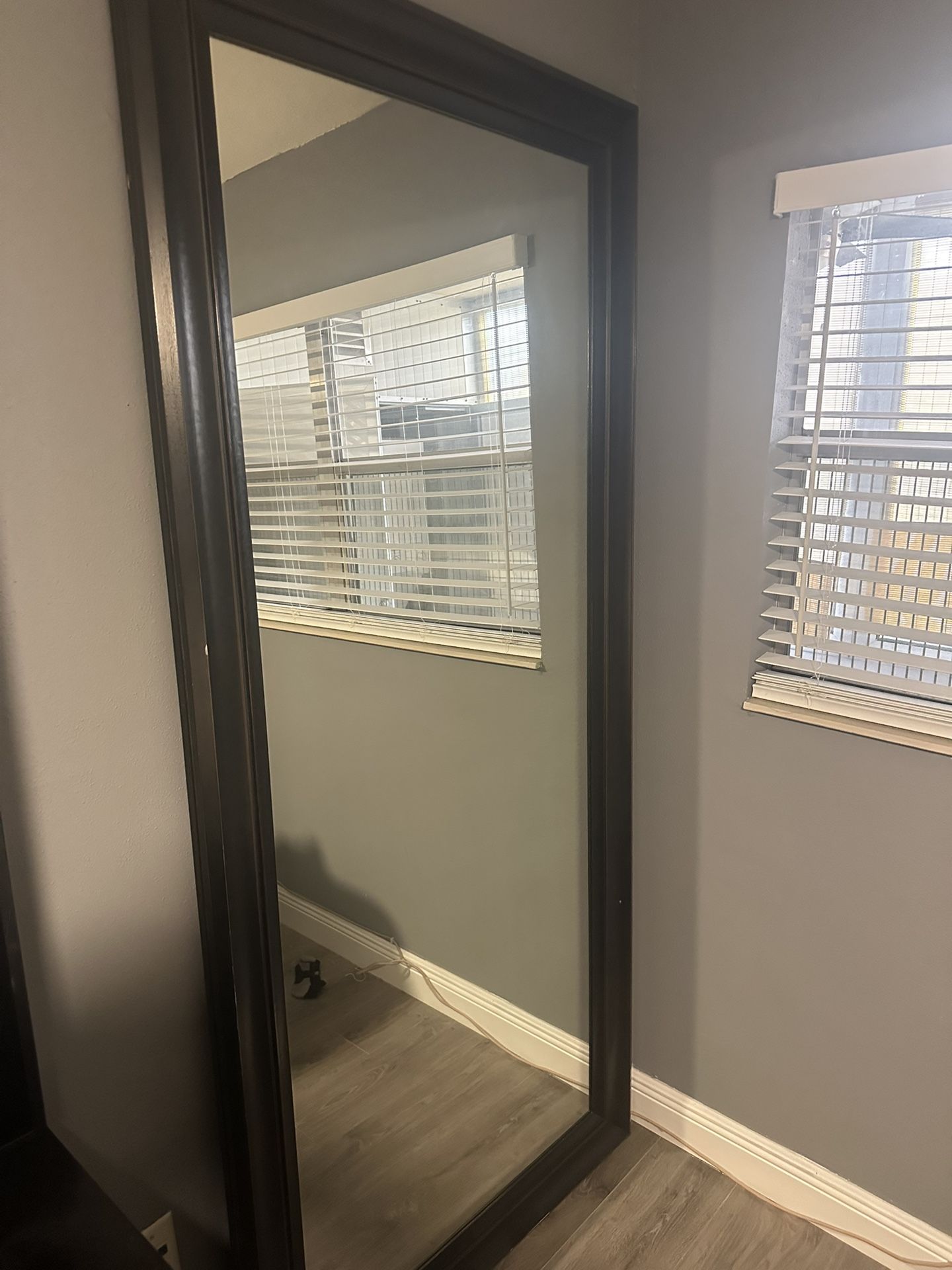 Mirror. LARGE ,Can Be Hung Horizontal Or Vertical.