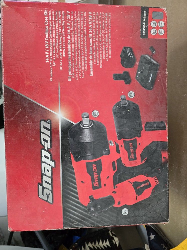 Snap On Set With Charger And Battery