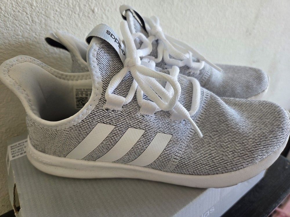 Womans ADIDAS size 6.5
