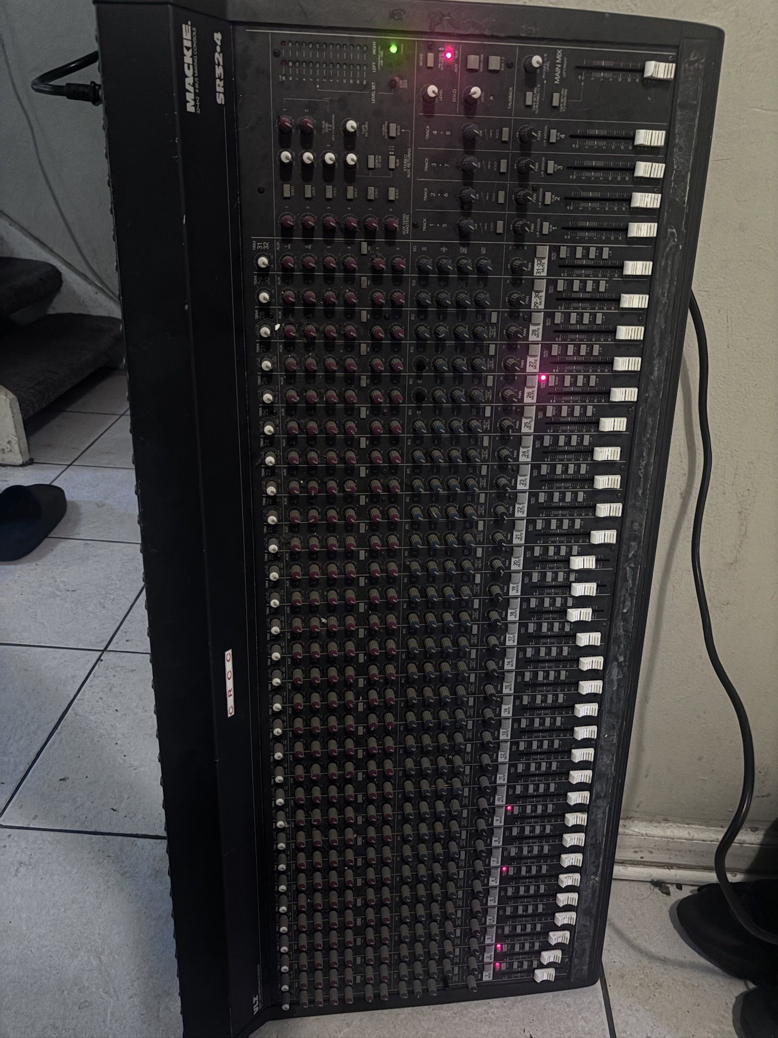 Mackie (SR32•4)VLZ