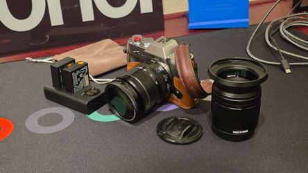 Fujifilm XT30ii w Fujinon XF 18-55mm & 35mm f 0.95