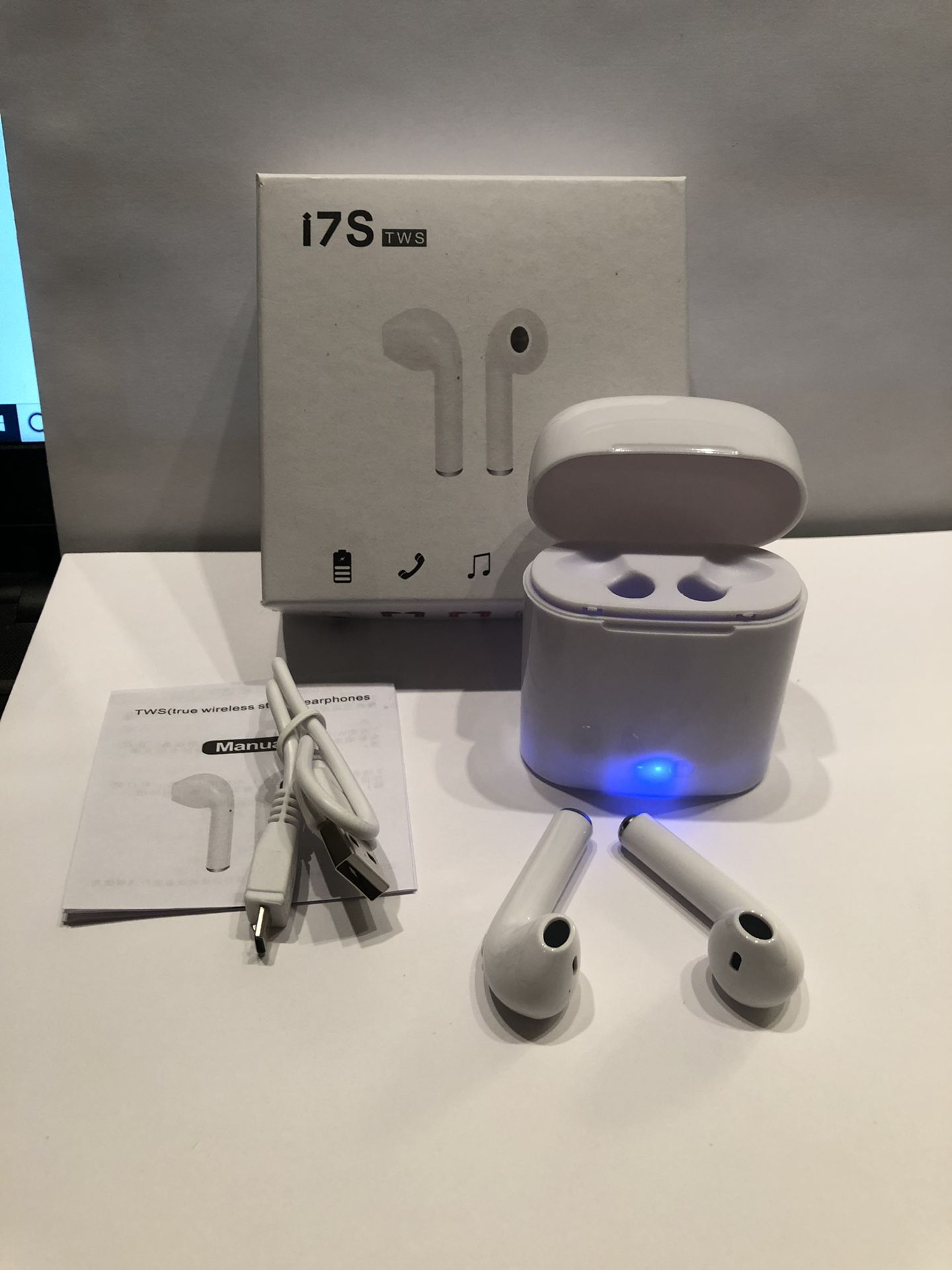 White Bluetooth headphones earbuds wireless audifonos