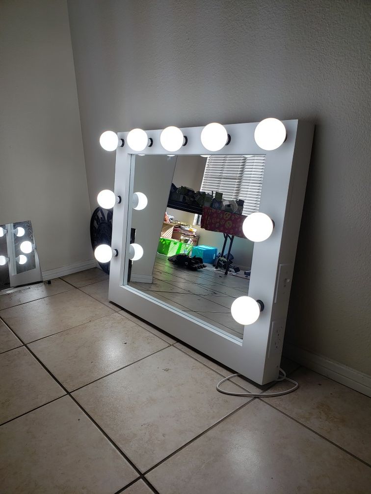 Vanity makeup mirror 30x36