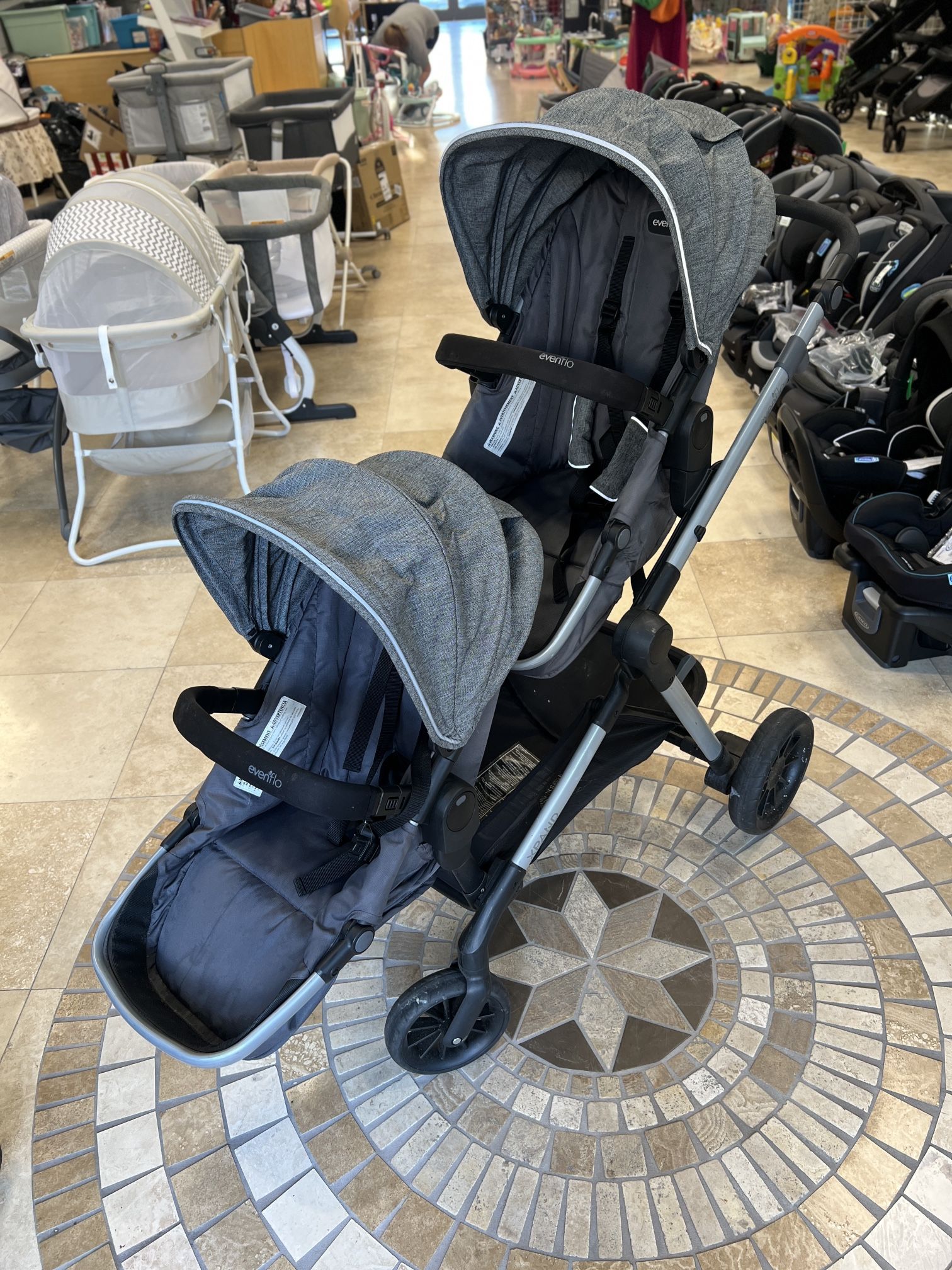 Evenflo Xpand Stroller w/ additional Seat