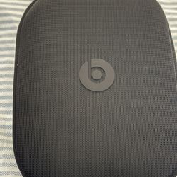 Beats Solo 4 Wireless On Ear Headphones 