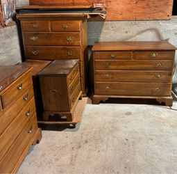 Vintage Ethan Allen Bedroom Furniture Set – 5 Pieces + 2 Mirrors