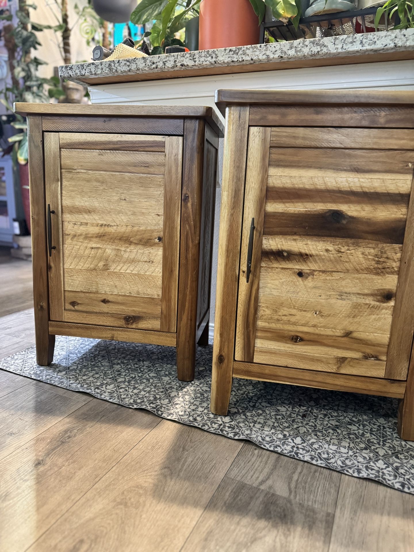 Beautiful Solid Wood End/side Tables Cabinets