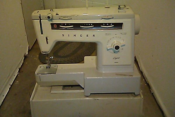 Vintage singer 534 sewing machine for Sale in Los Angeles, CA - OfferUp