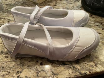 White shoes/ casual or medical shoes  for women $7