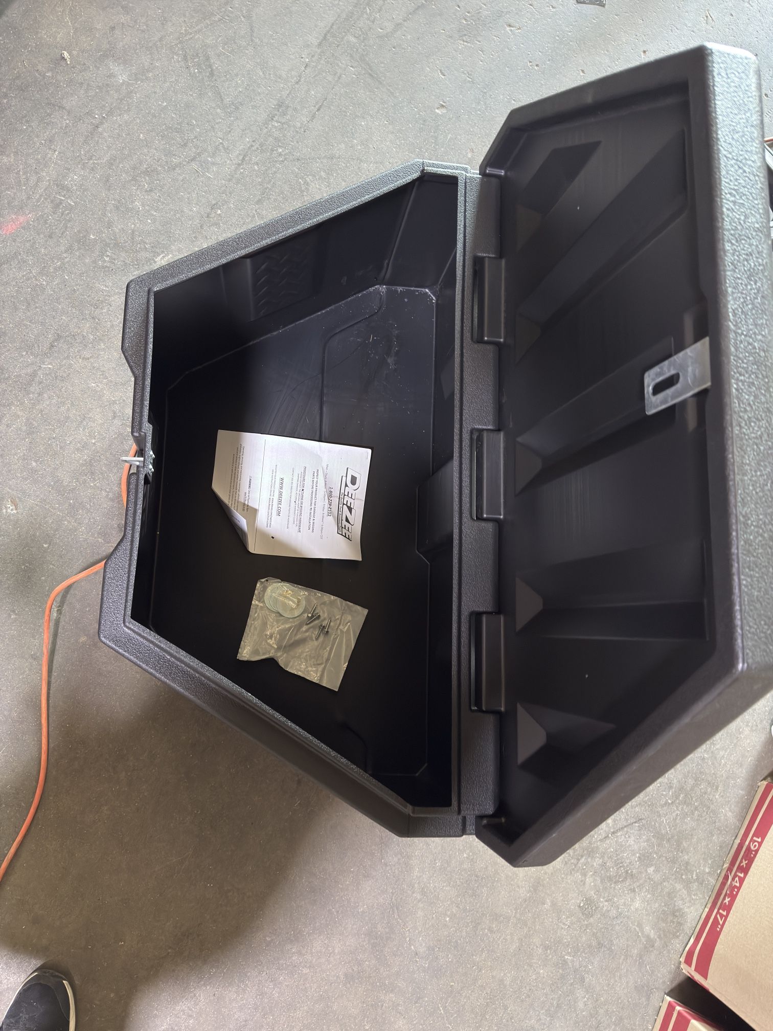 Toolbox DeeZee New
