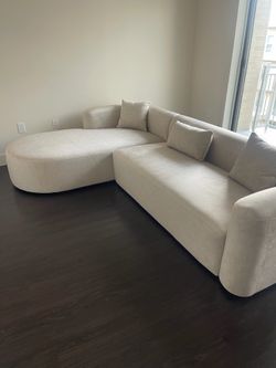 Acanva Curved Velvet Sectional Sofa – Like New