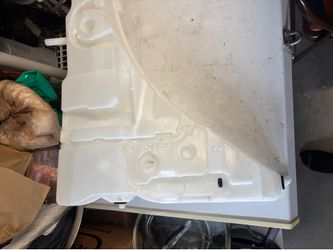 bmw x5 windshield fluid reservoir