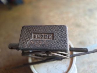 Vintage globe scissor jack with handle excellent condition