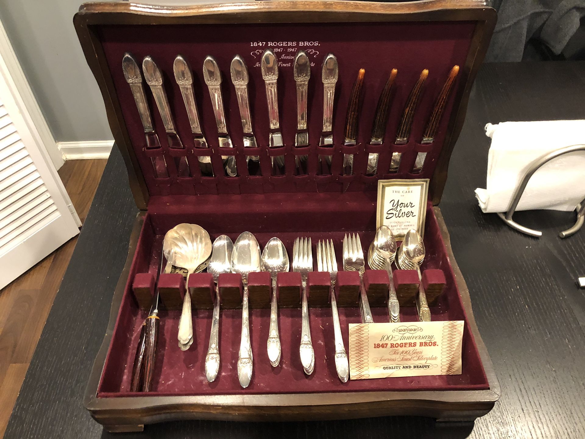 Full Rogers Brothers Silverware set “100th anniversary edition”