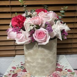Mother’s Day Flower Arrangement Gift Box